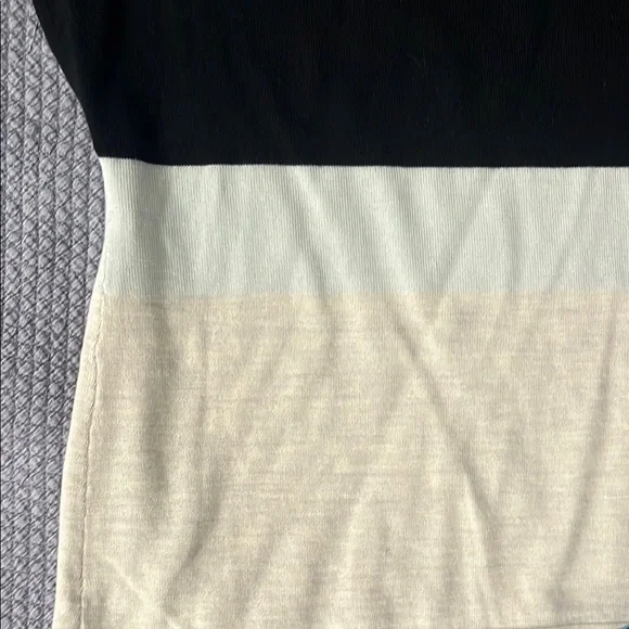 BOSS 100% virgin wool Knit long sleeved Medium - Picture 4 of 7